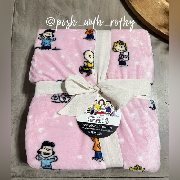 Peanuts VelvetLoft Throw, NWT - Picture 2 of 9